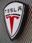 Preview: Tesla Logo Led Leuchtwerbung schildförmig