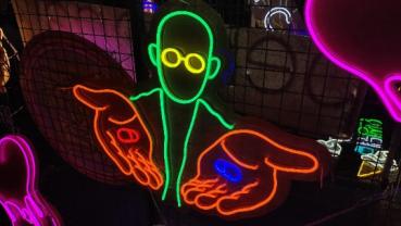Neon Led Matrix Morpheus wall lamp for your home, office or shop!