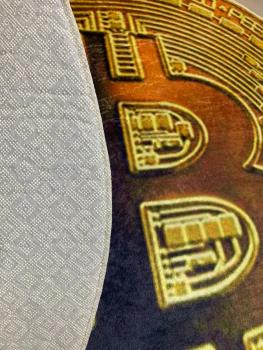 Bitcoin gold Logo round carpet!