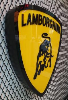 Lamborghini Logo Led Wandleuchte im Schildform