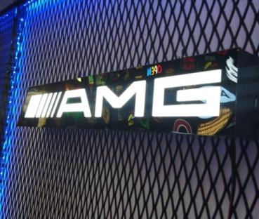 Mercedes Amg Logo Led Wandleuchte rechteckig Mercedes Amg Logo Led Wandleuchte rechteckig schmal
