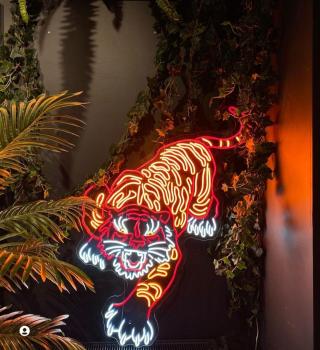 Neon Led Angry Tiger wall lamp for your home, office or shop! - Kopie