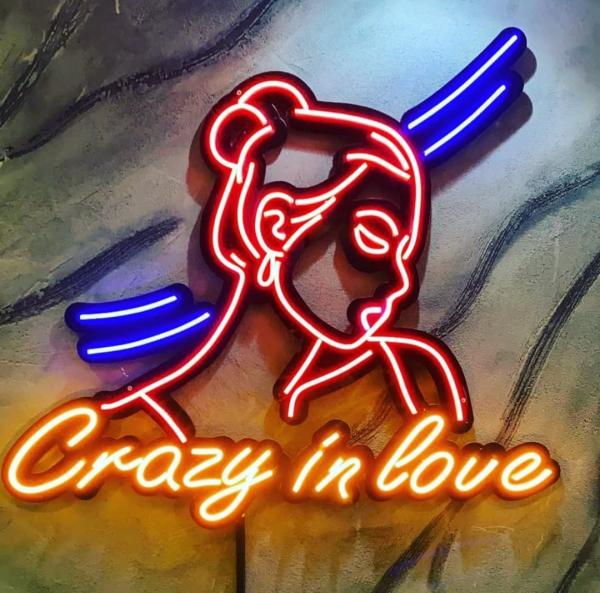 Neon Led Crazy in Love wall lamp for your home, office or shop!