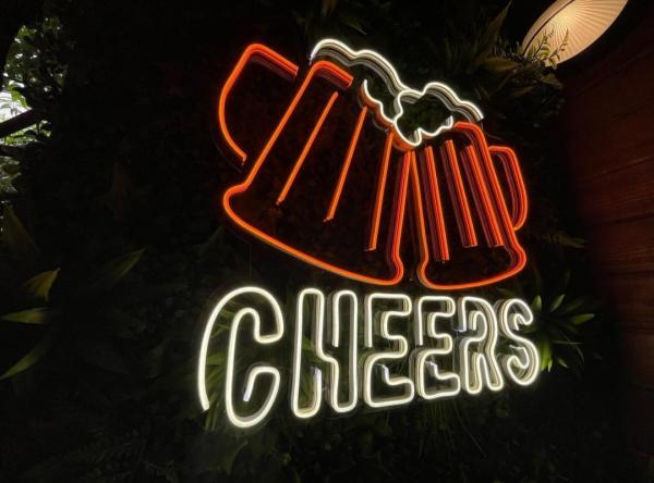 Beer Cheers Neon Led Werbeleuchte für ihr Restaurant, Bar oder Pub!